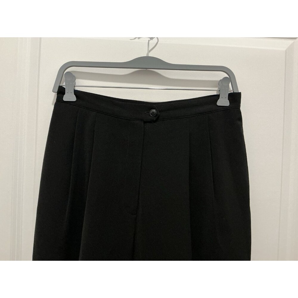 Kasper Pant Suit Size 10 Black Pleated Pant 3 Button Jacket Short Scarf Included - Picture 3 of 11